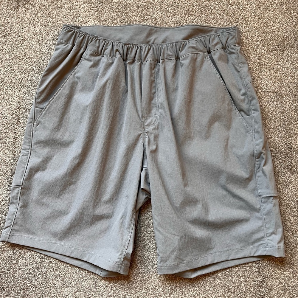 NWT Mens MEC RnB Outdoor Shorts Size 34 Brand New